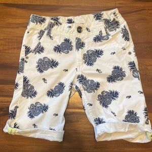 Boys blue and white summer shorts size 7/8